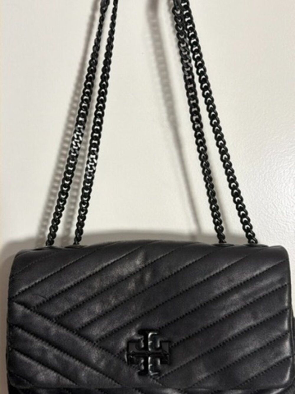 TORY BURCH - KIRA CHVRON CONVERTIBLE SHOULDER BAG in Black - Picture 1 of 12